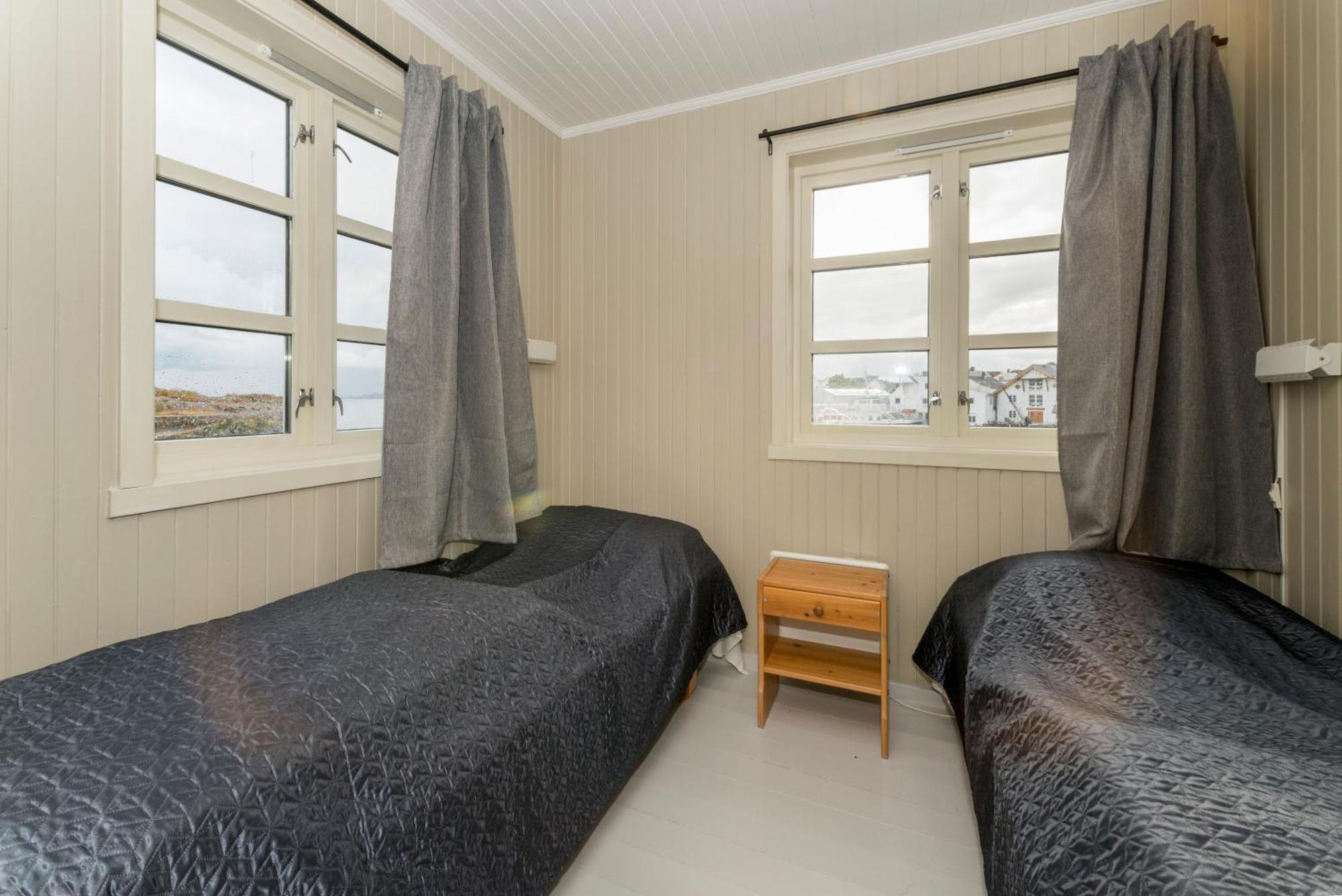 Tyskhella Rorbuer Apartment Kabelvag Bagian luar foto